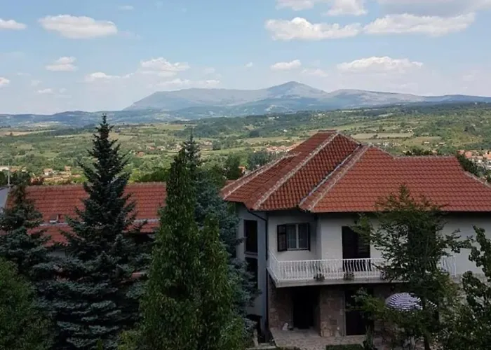 アパート Vojinovic ソコバニャ