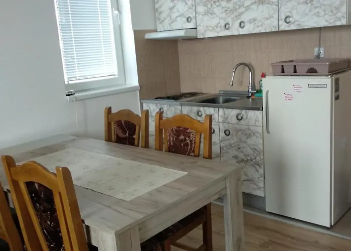 アパート Vojinovic